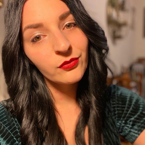 Meet your Posher, Lauren - Picture 2 of 8